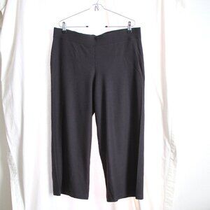EILEEN FISHER Crepe Knit Cropped Black Pant